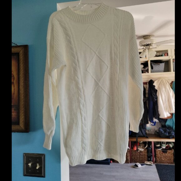 Dresses & Skirts - Womens size XS white sweater dress. Hollister brand